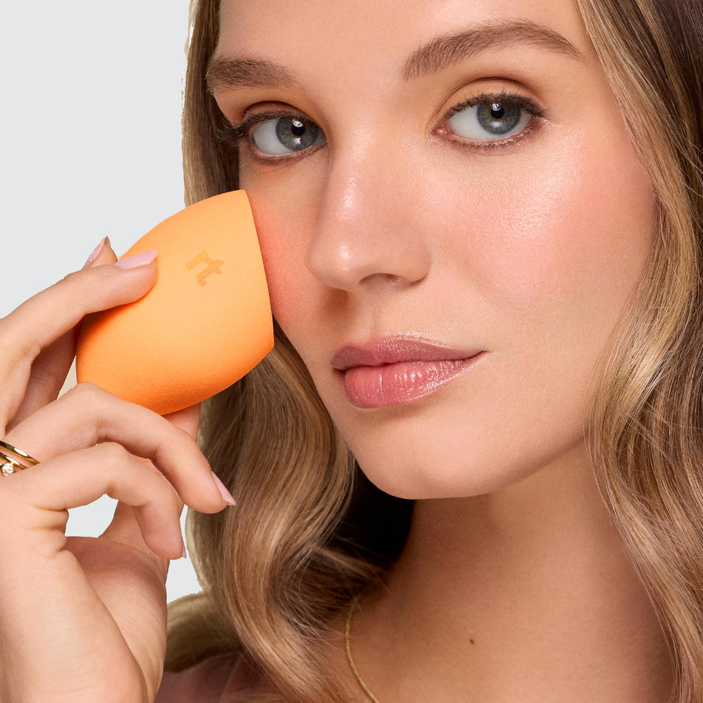 Real Techniques Miracle Complexion Sponge, 4 Pack, Makeup Blending Sponges | Makeup sponges for foundation, 3-point design, foundation applicator, latex-free beauty sponge